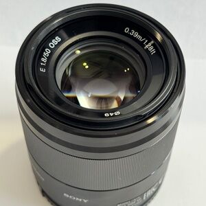 Sony E 50mm f/1.8 OSS Lens (Black)